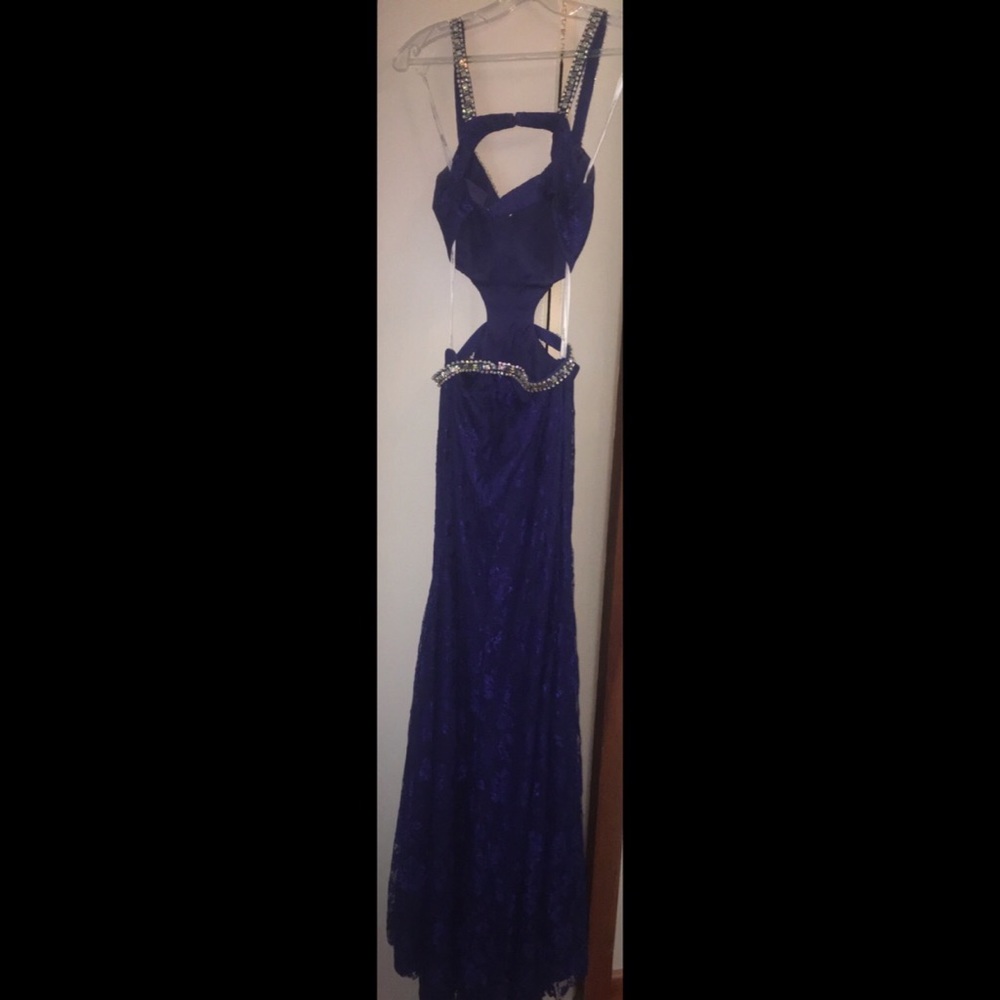 Prom Dress - Picture 2 of 3